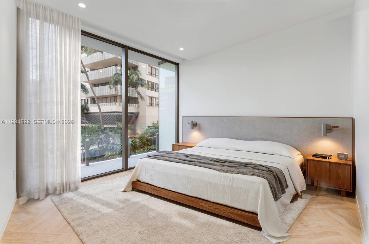 5 Grove Isle Dr #L204 Coconut Grove, FL 33133