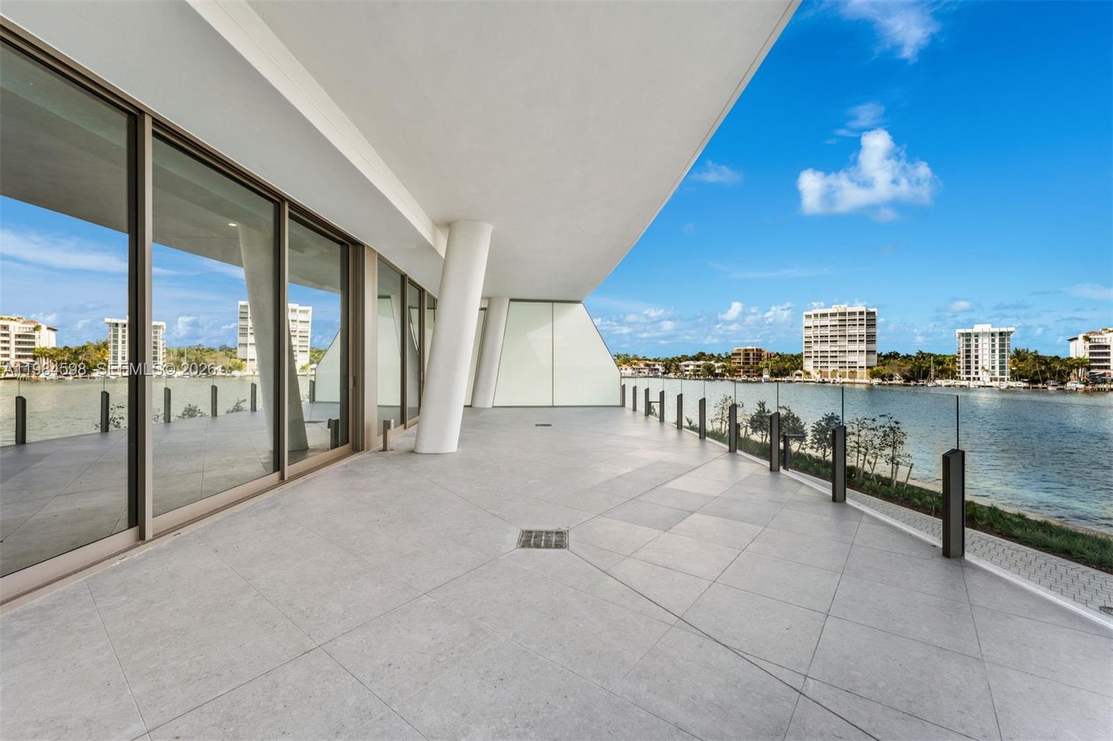 5 Grove Isle Dr #L204 Coconut Grove, FL 33133