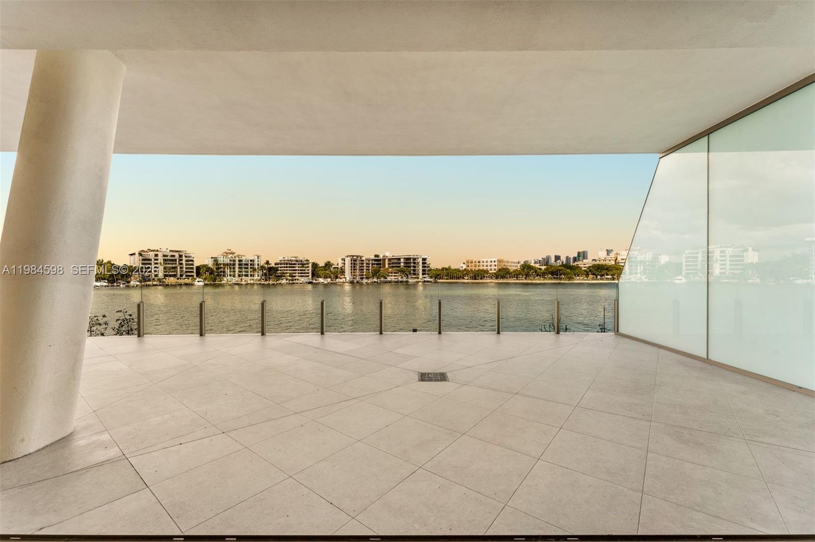 5 Grove Isle Dr #L204 Coconut Grove, FL 33133