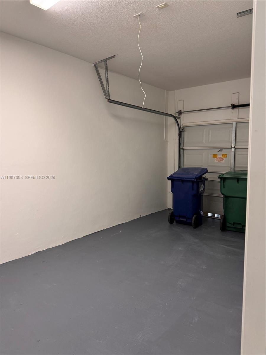 772 NE 191st Ter Miami, FL 33179