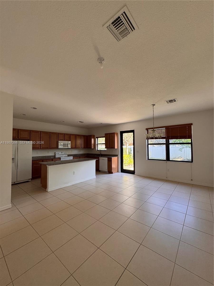 772 NE 191st Ter Miami, FL 33179