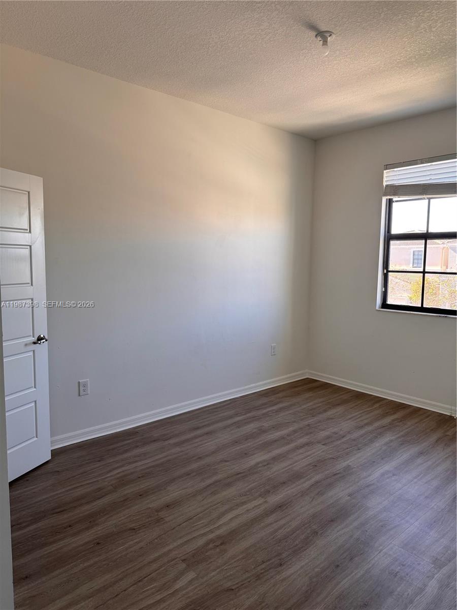 772 NE 191st Ter Miami, FL 33179