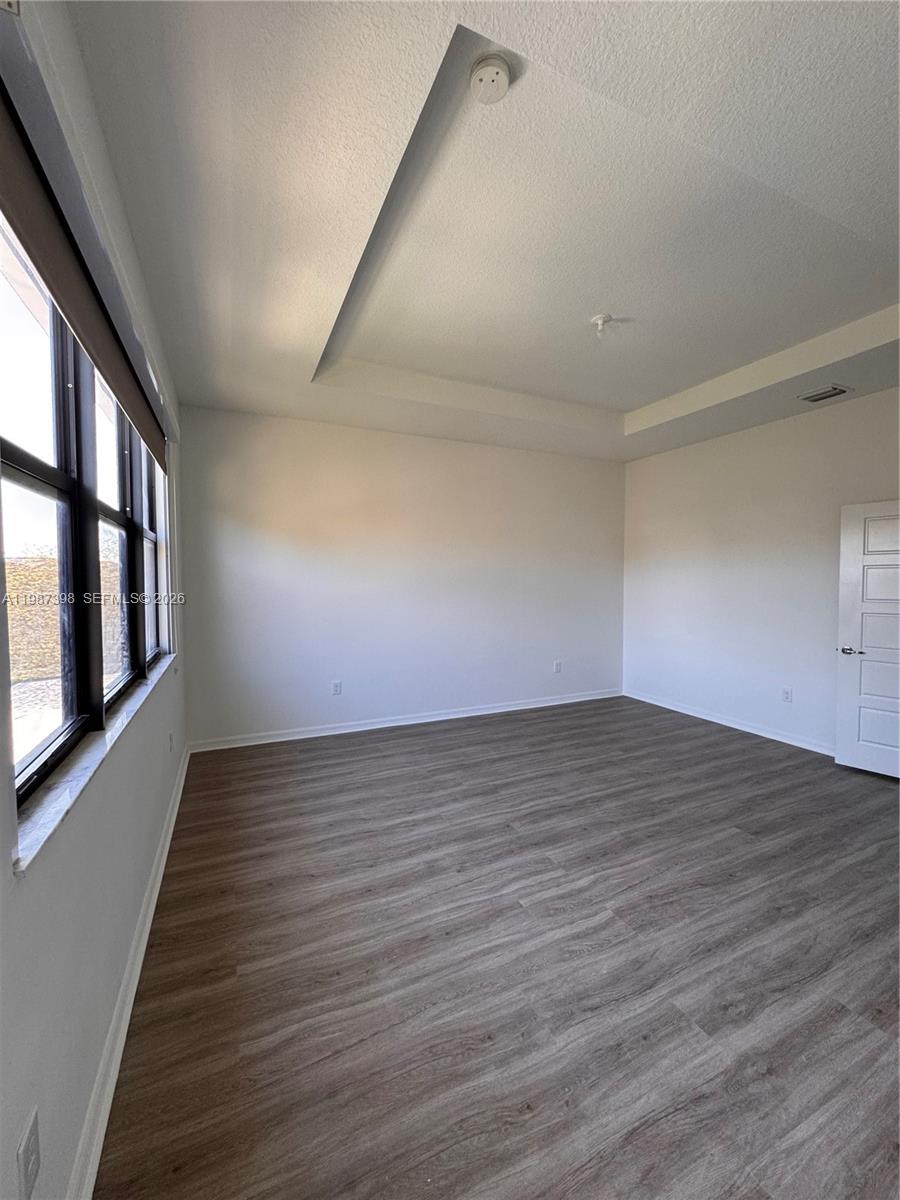 772 NE 191st Ter Miami, FL 33179