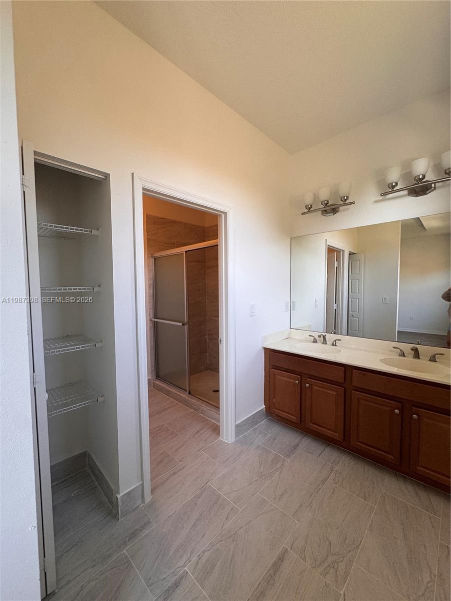 772 NE 191st Ter Miami, FL 33179