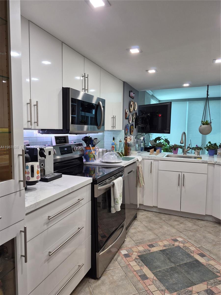 2655 Collins Ave #1910 Miami Beach, FL 33140