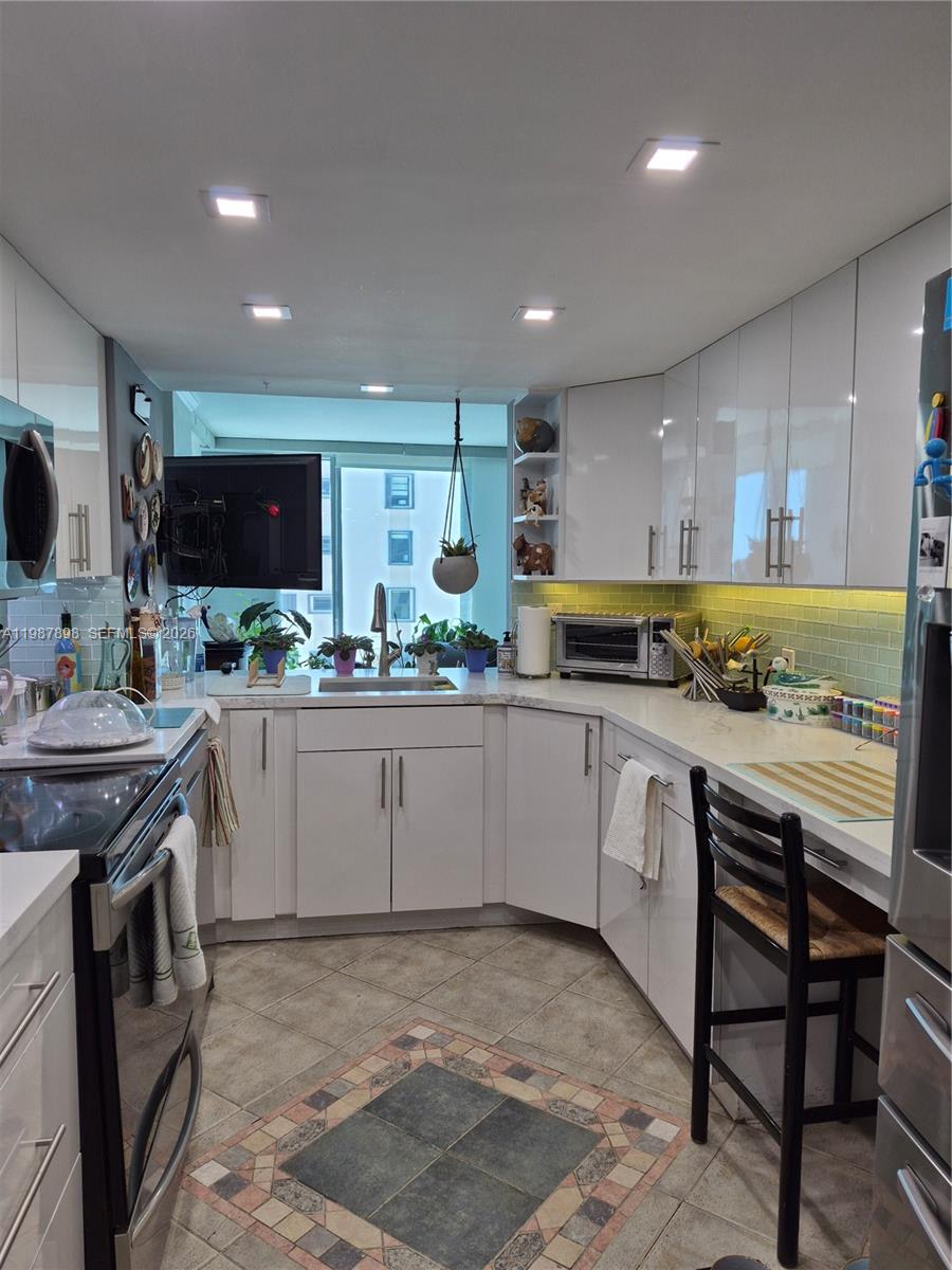 2655 Collins Ave #1910 Miami Beach, FL 33140