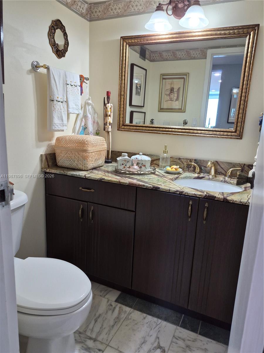 2655 Collins Ave #1910 Miami Beach, FL 33140