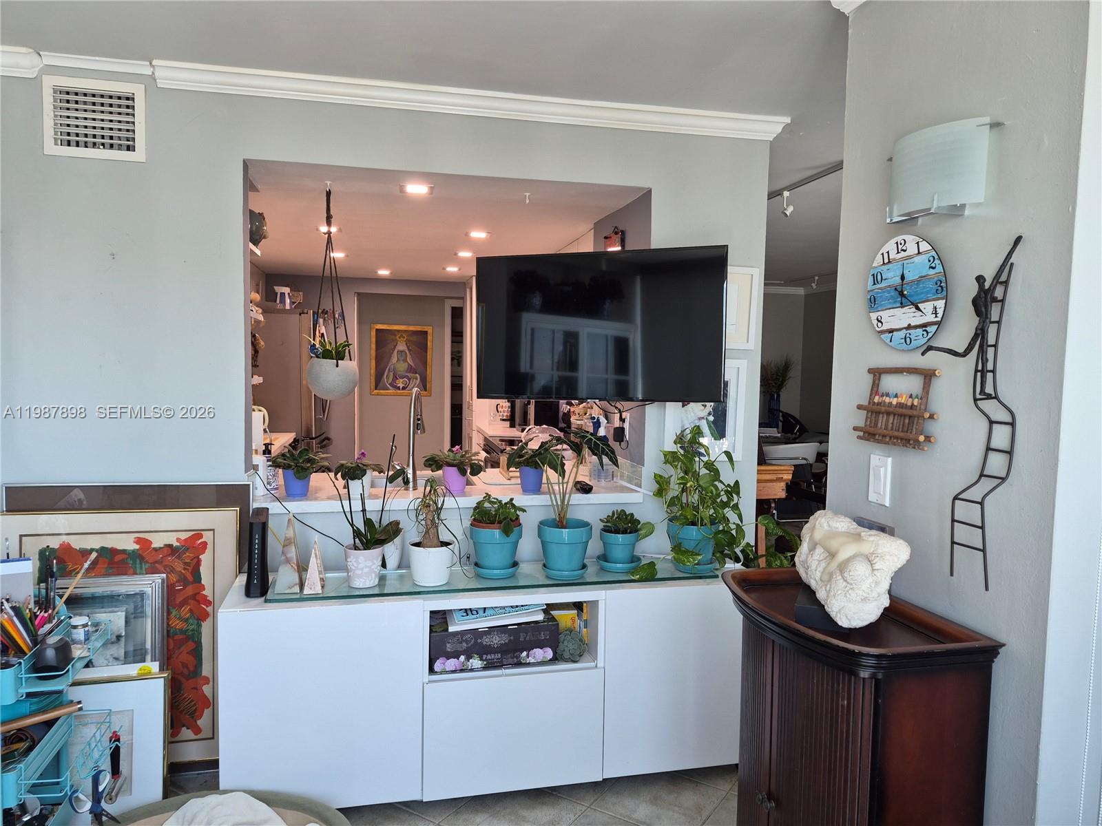 2655 Collins Ave #1910 Miami Beach, FL 33140