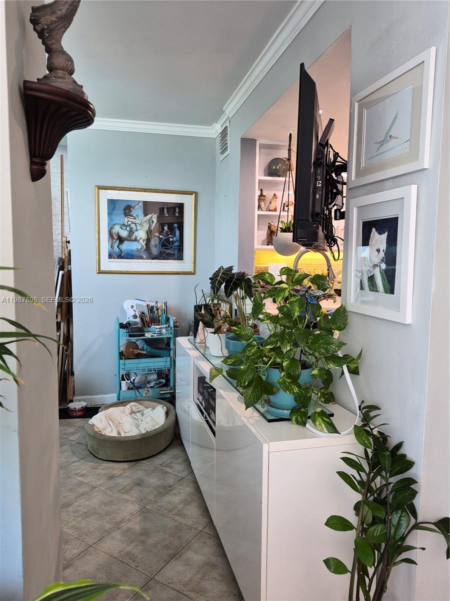 2655 Collins Ave #1910 Miami Beach, FL 33140