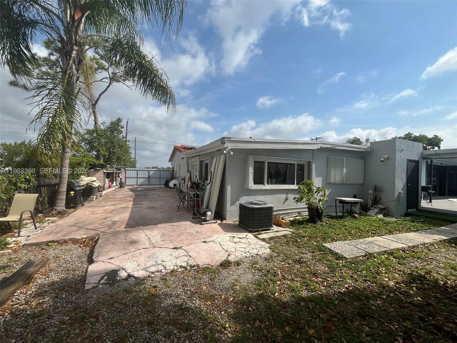 9260 SW 164th St Palmetto Bay, FL 33157