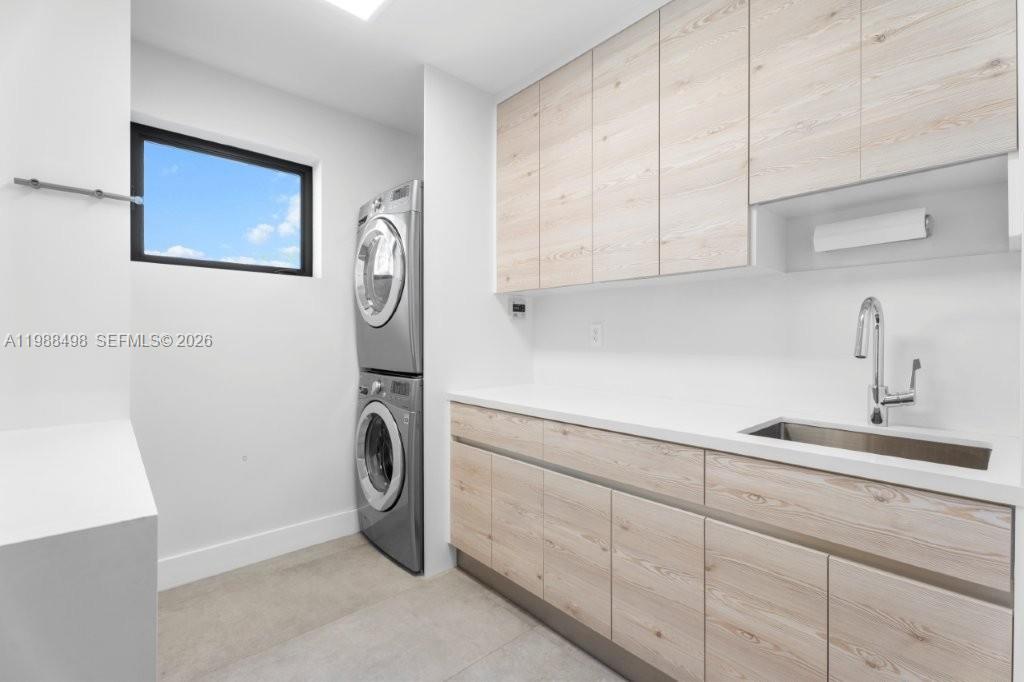 12885 N Bayshore Dr North Miami, FL 33181