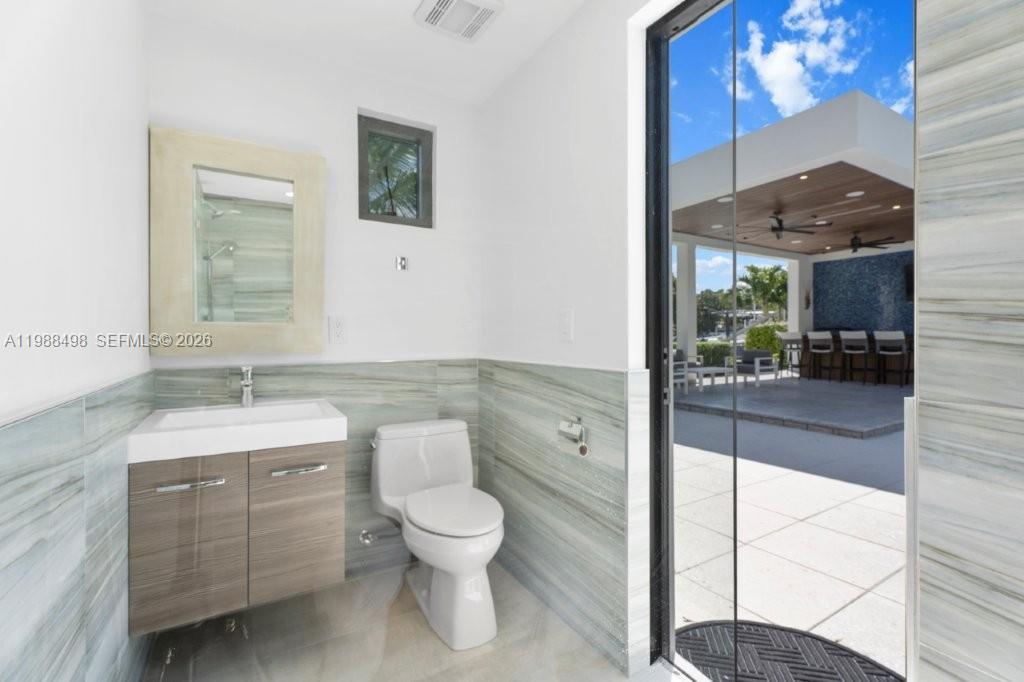 12885 N Bayshore Dr North Miami, FL 33181