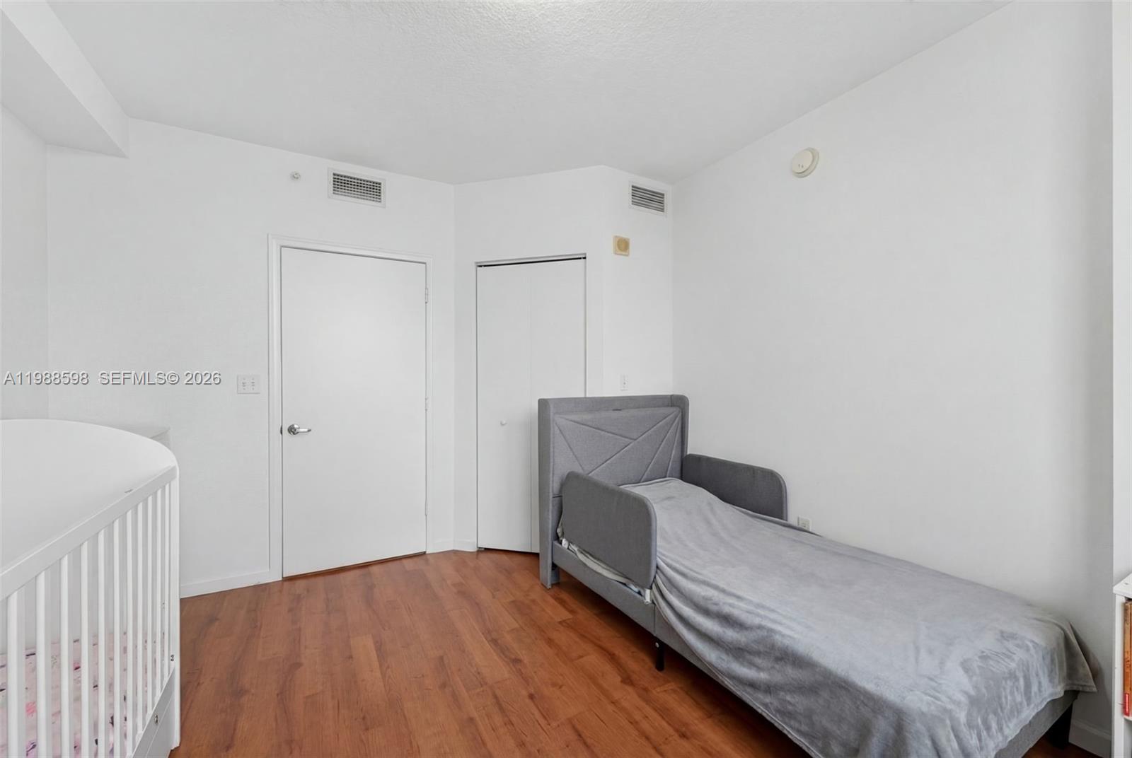 image The Venture at Aventura11