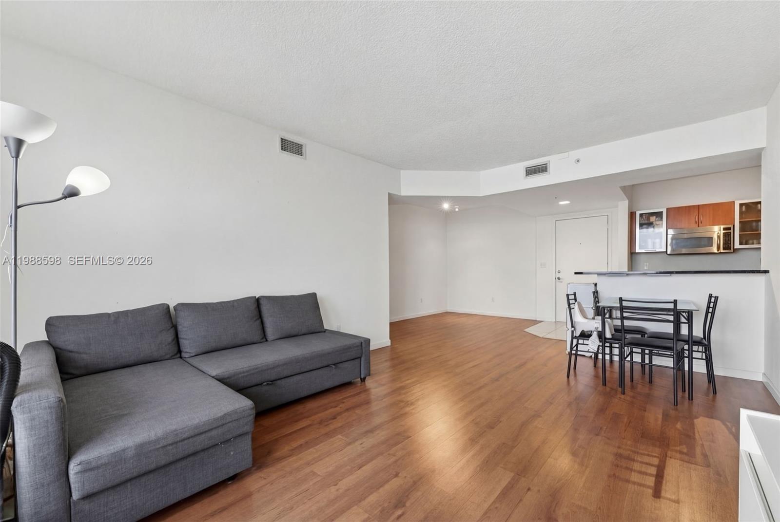 image The Venture at Aventura15