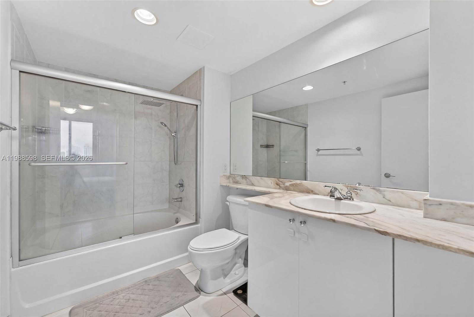 image The Venture at Aventura19