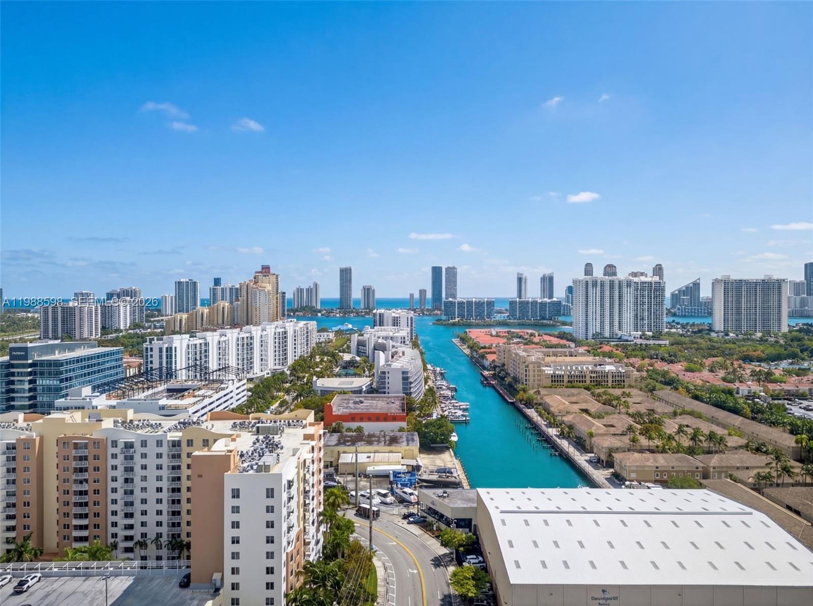 image The Venture at Aventura2