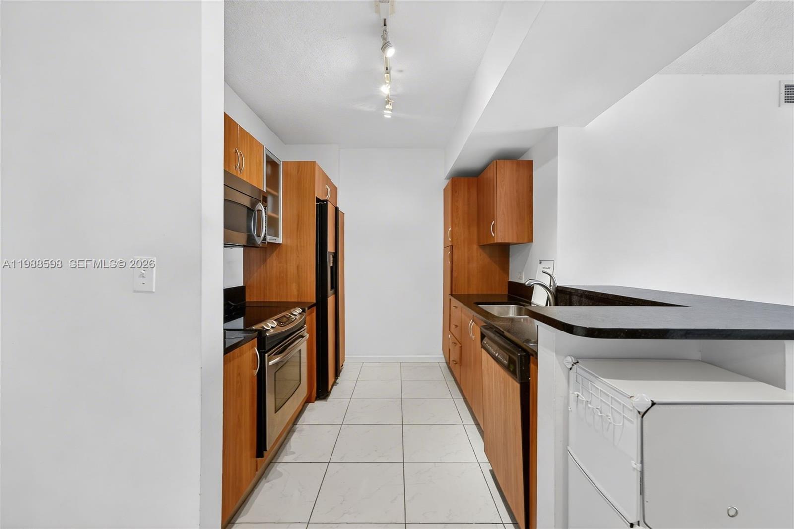 image The Venture at Aventura5