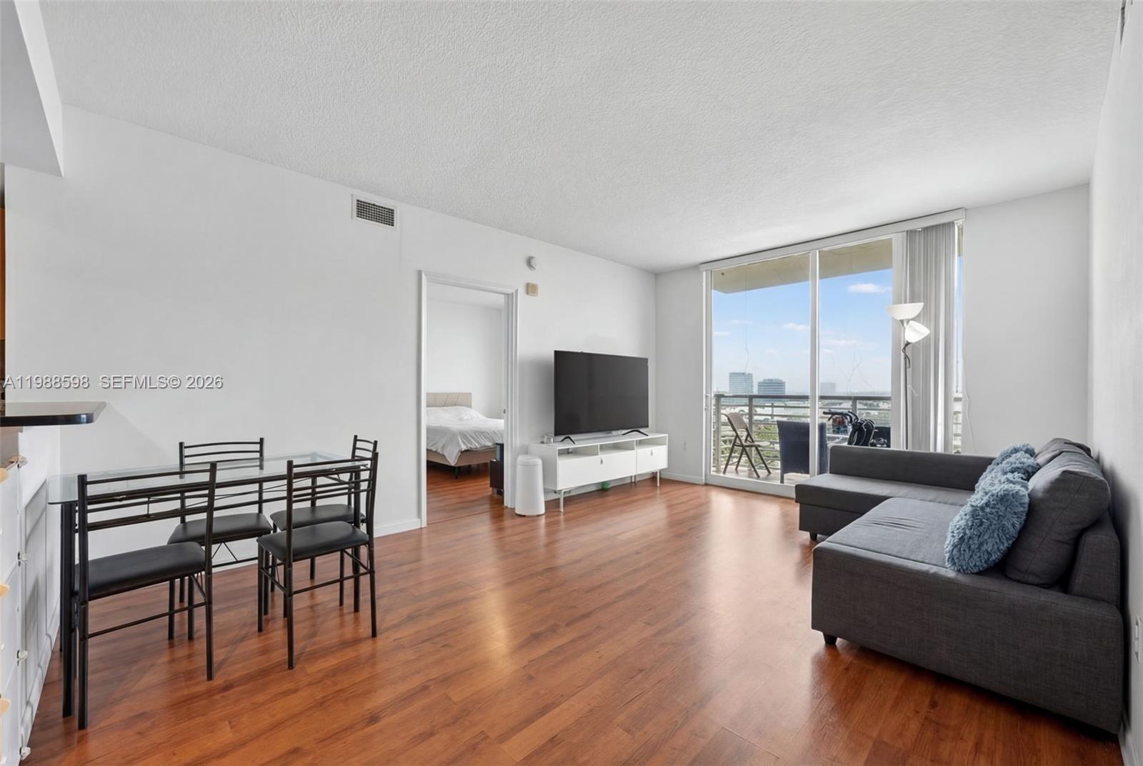 image The Venture at Aventura8