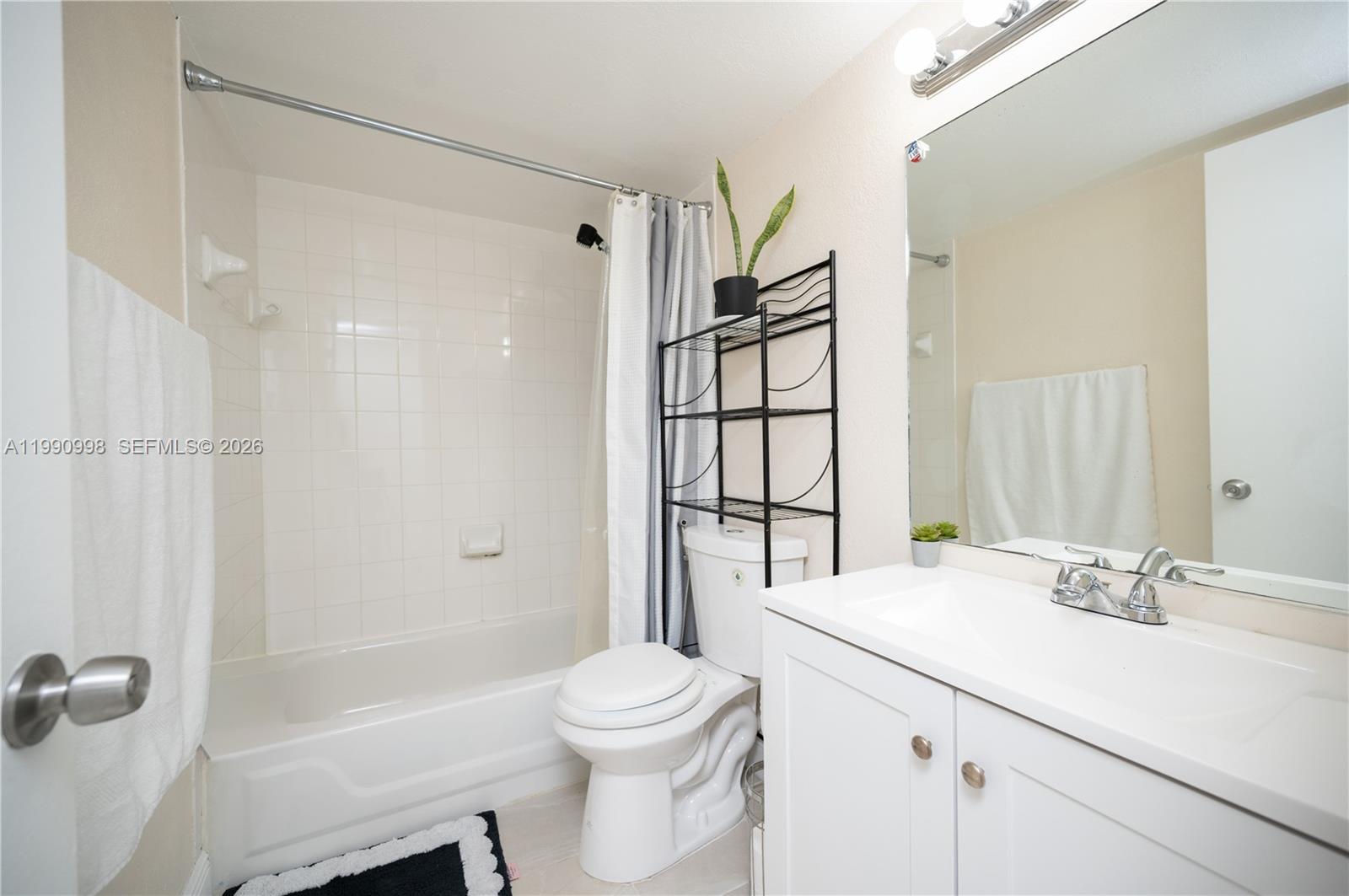 18890 NW 57th Ave #210 Hialeah, FL 33015