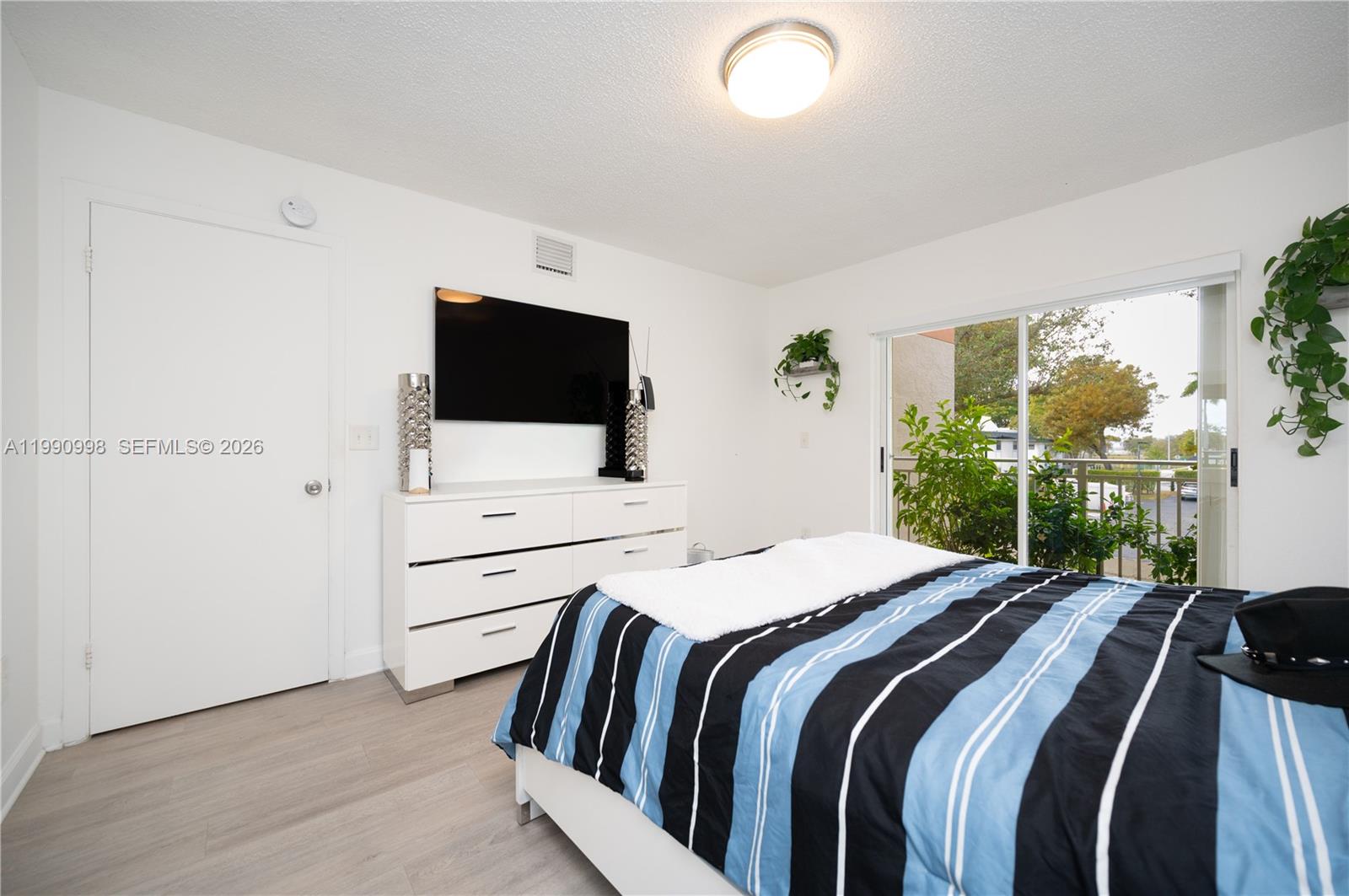 18890 NW 57th Ave #210 Hialeah, FL 33015