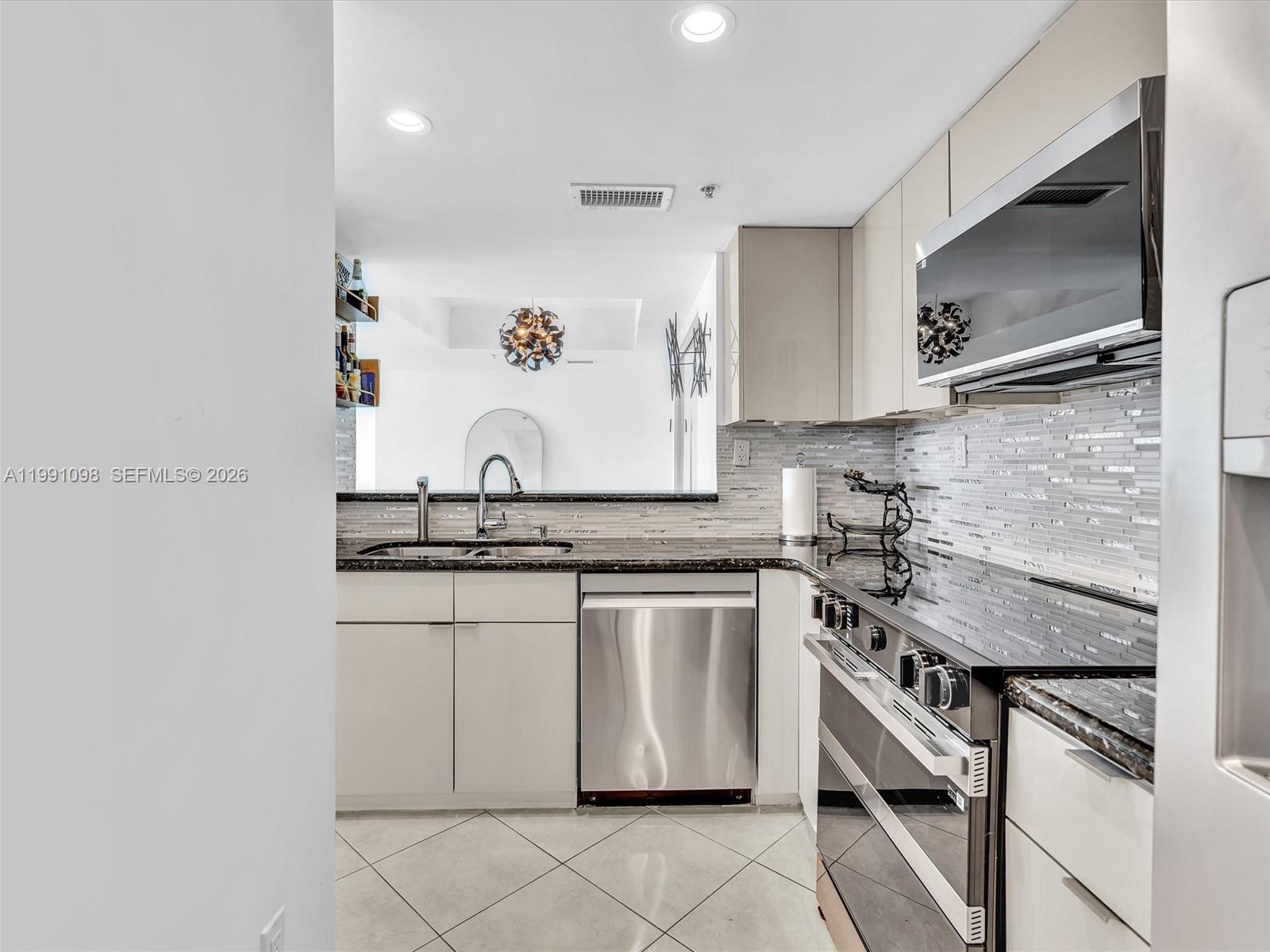 650 West Ave #1605 Miami Beach, FL 33139