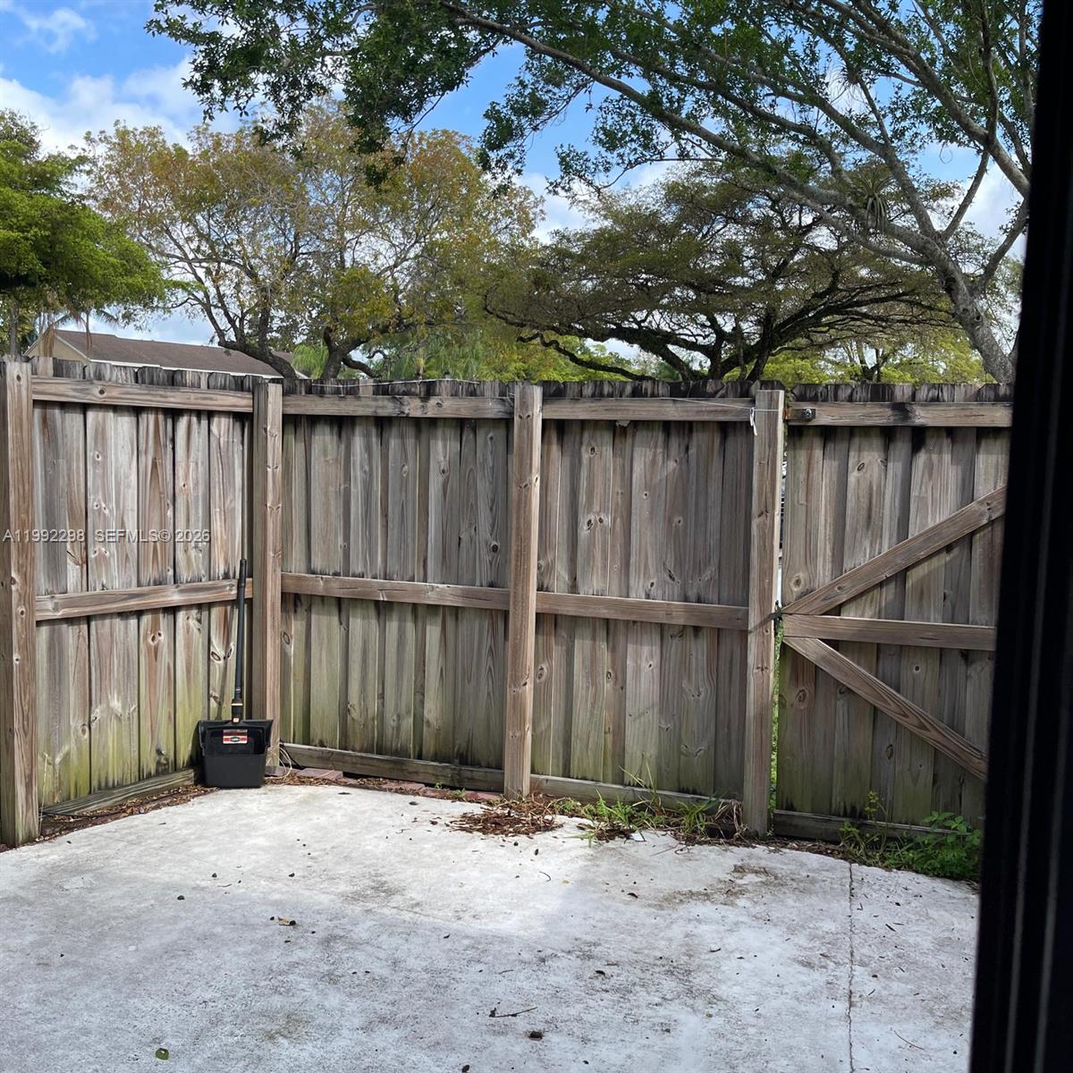 301 E Palm Cir E #301 Pembroke Pines, FL 33025