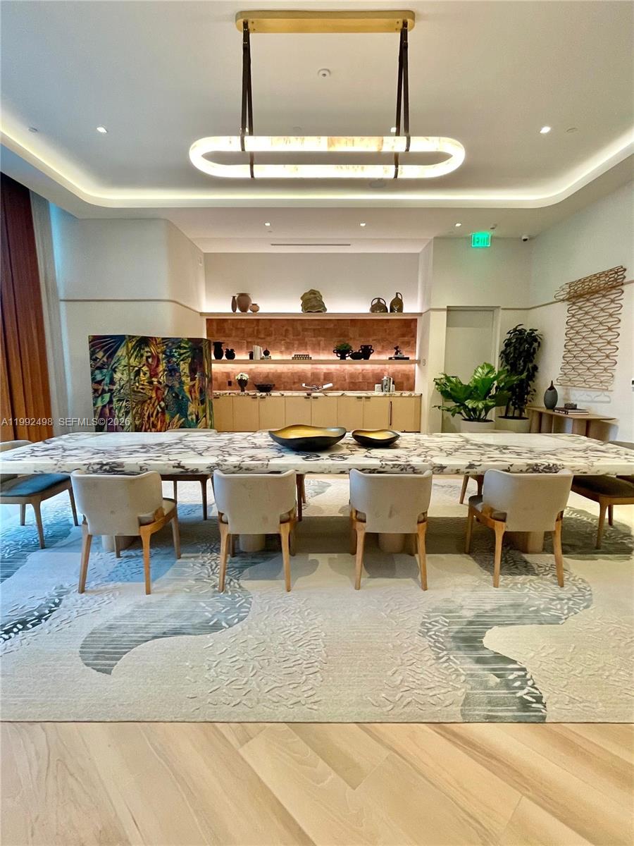 77 SE 5th St #2204 Miami, FL 33131