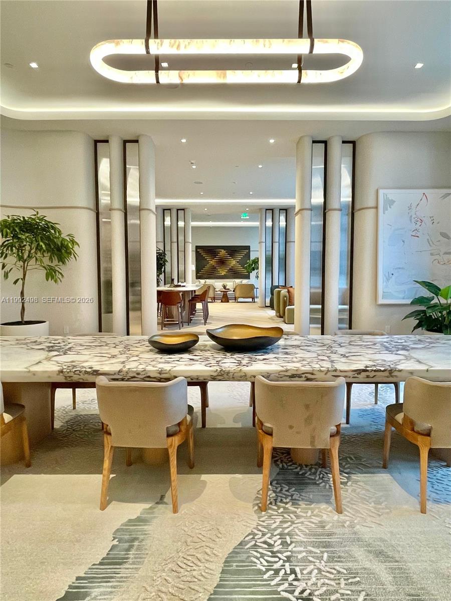 77 SE 5th St #2204 Miami, FL 33131