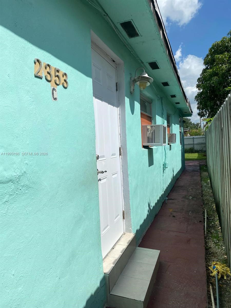 2353 SW 2nd St Miami, FL 33135