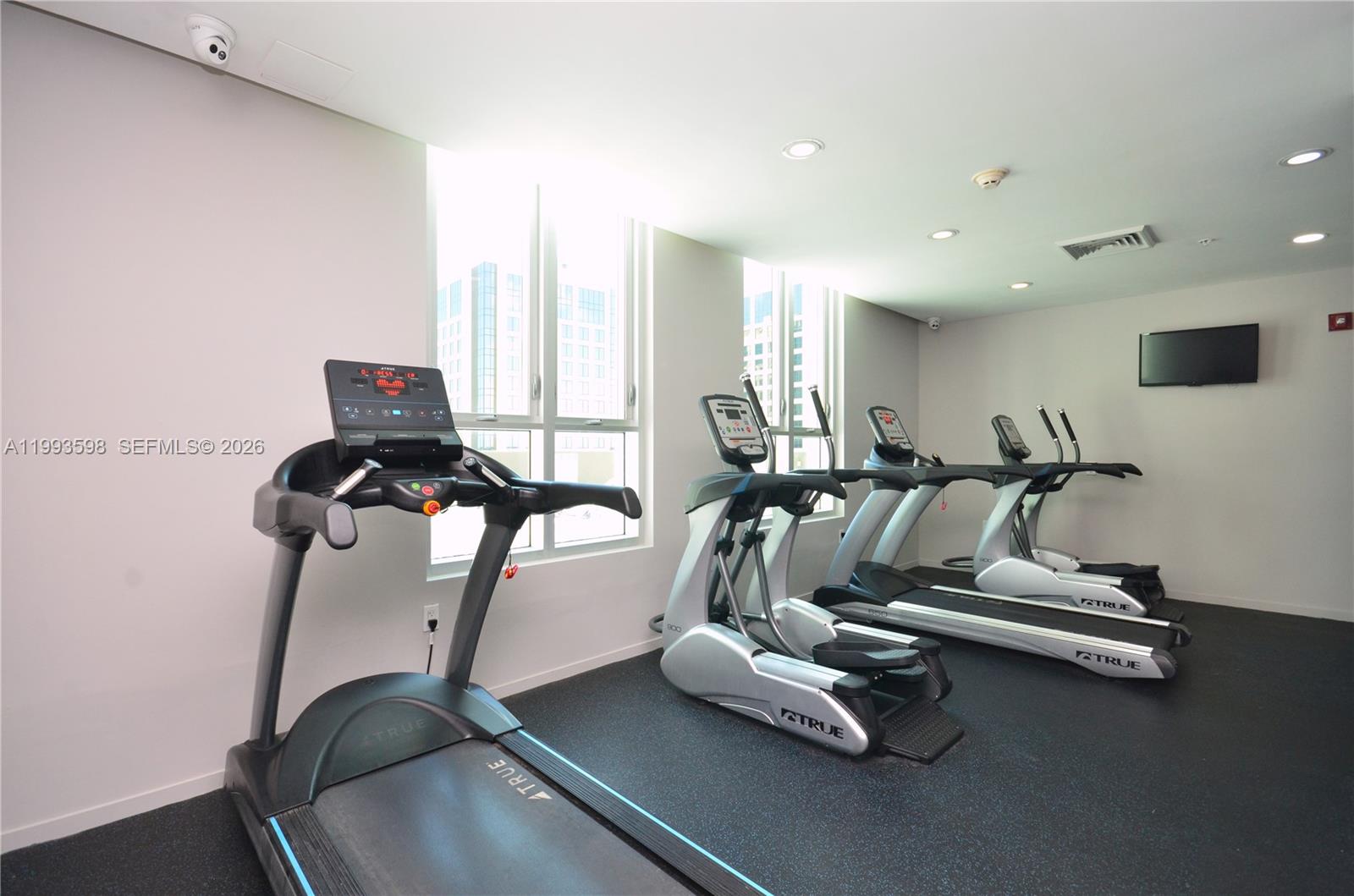 9055 SW 73rd Ct #1106 Miami, FL 33156