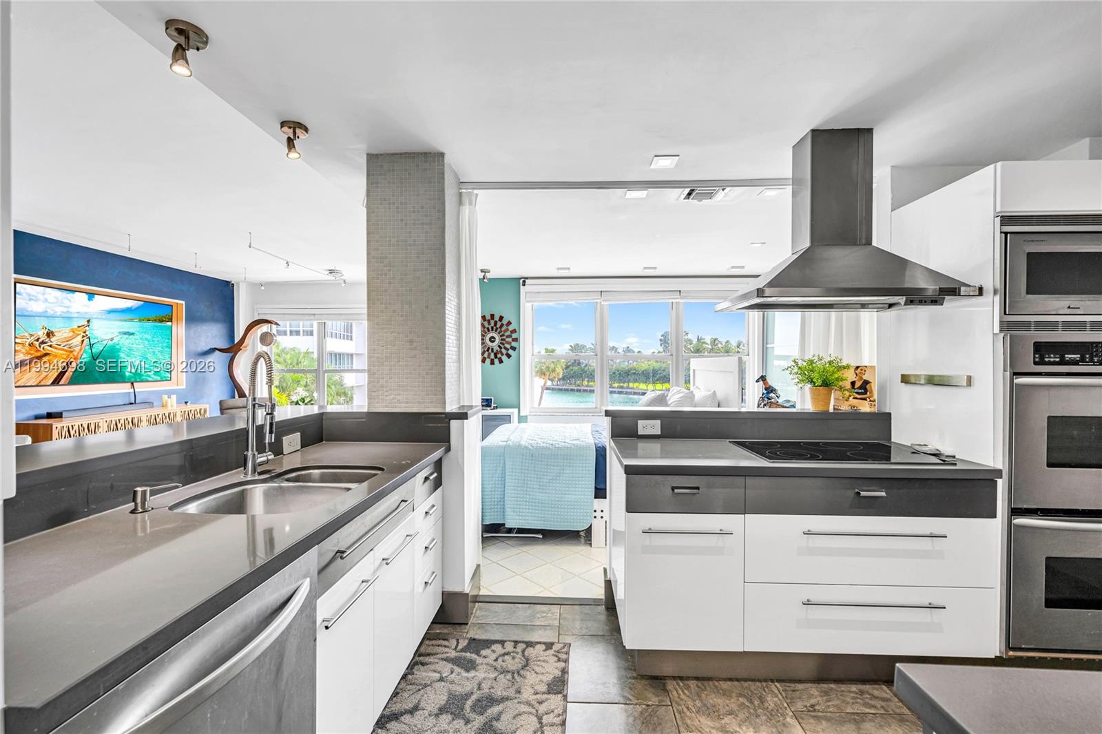 9102 W Bay Hbr Dr #3-C Bay Harbor Islands, FL 33154