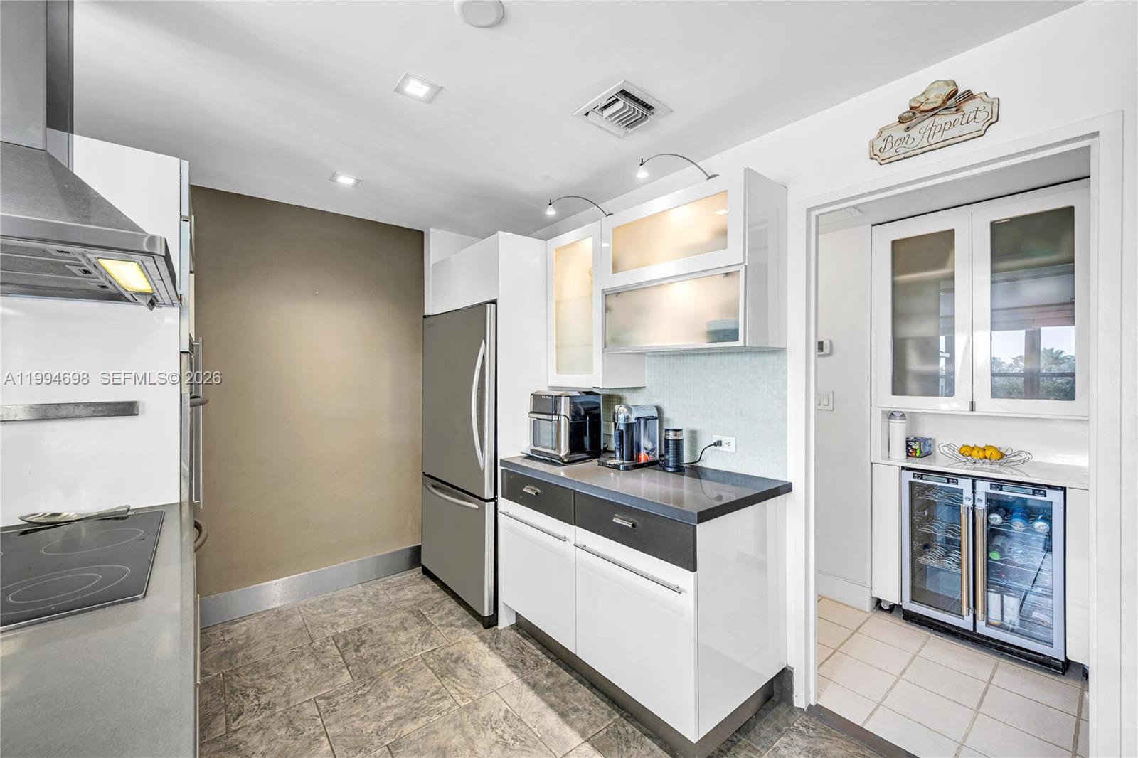 9102 W Bay Hbr Dr #3-C Bay Harbor Islands, FL 33154