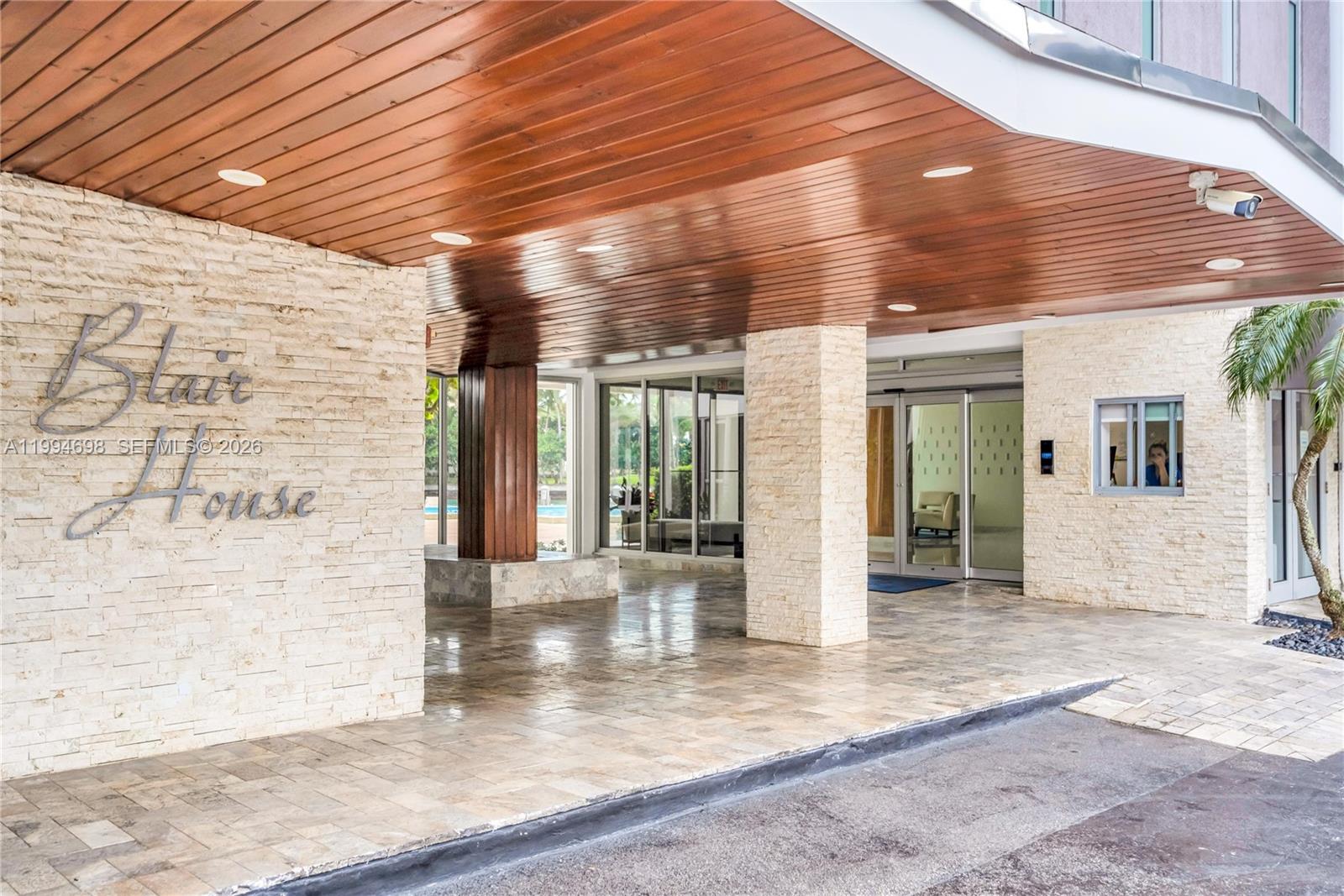 9102 W Bay Hbr Dr #3-C Bay Harbor Islands, FL 33154