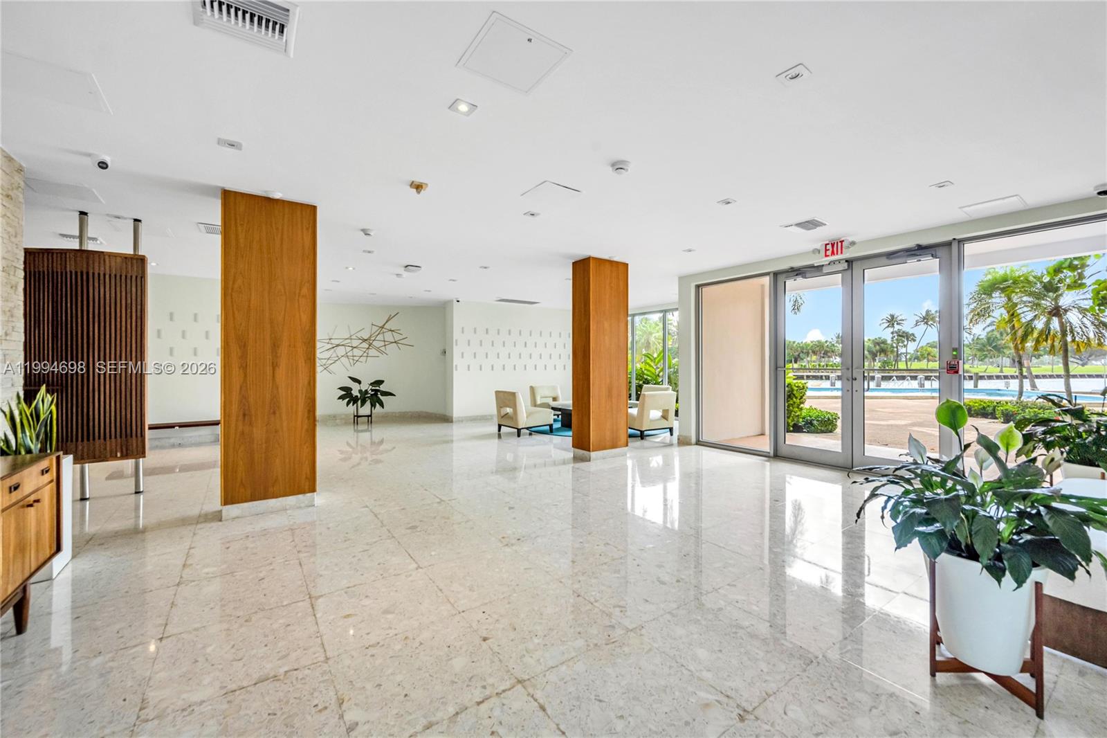 9102 W Bay Hbr Dr #3-C Bay Harbor Islands, FL 33154