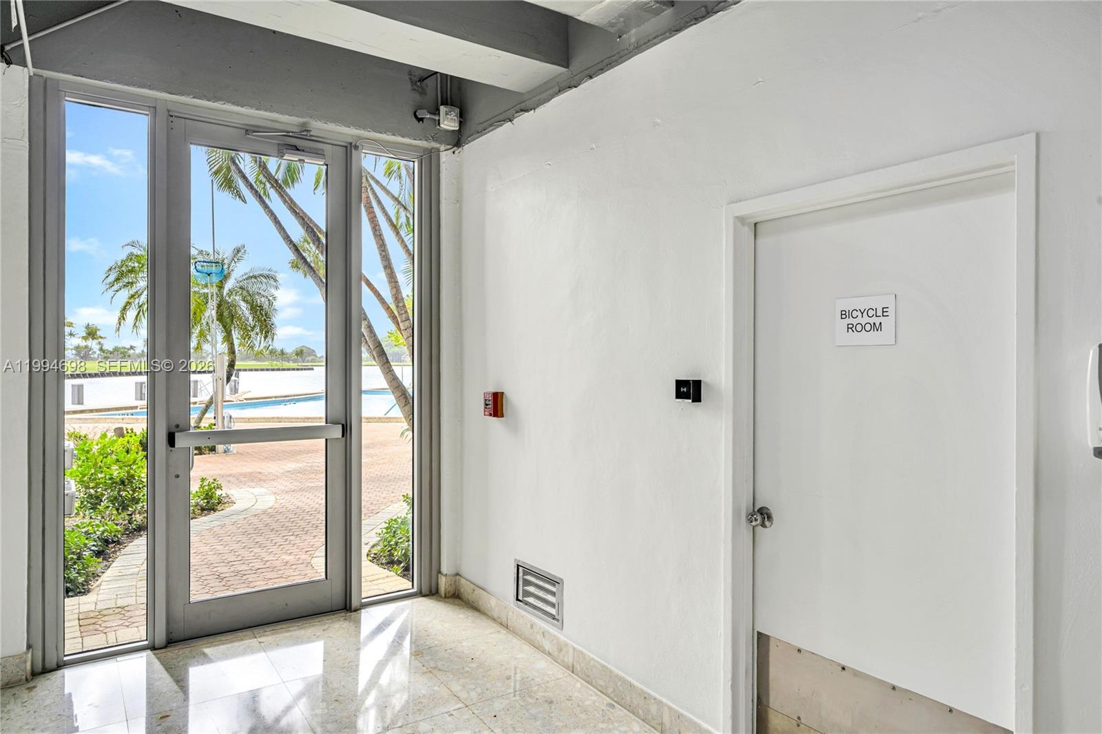 9102 W Bay Hbr Dr #3-C Bay Harbor Islands, FL 33154