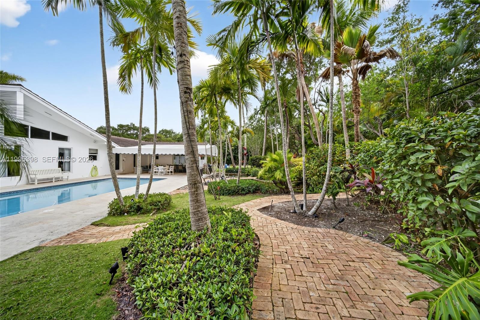 12330 Pine Needle Ln Pinecrest, FL 33156