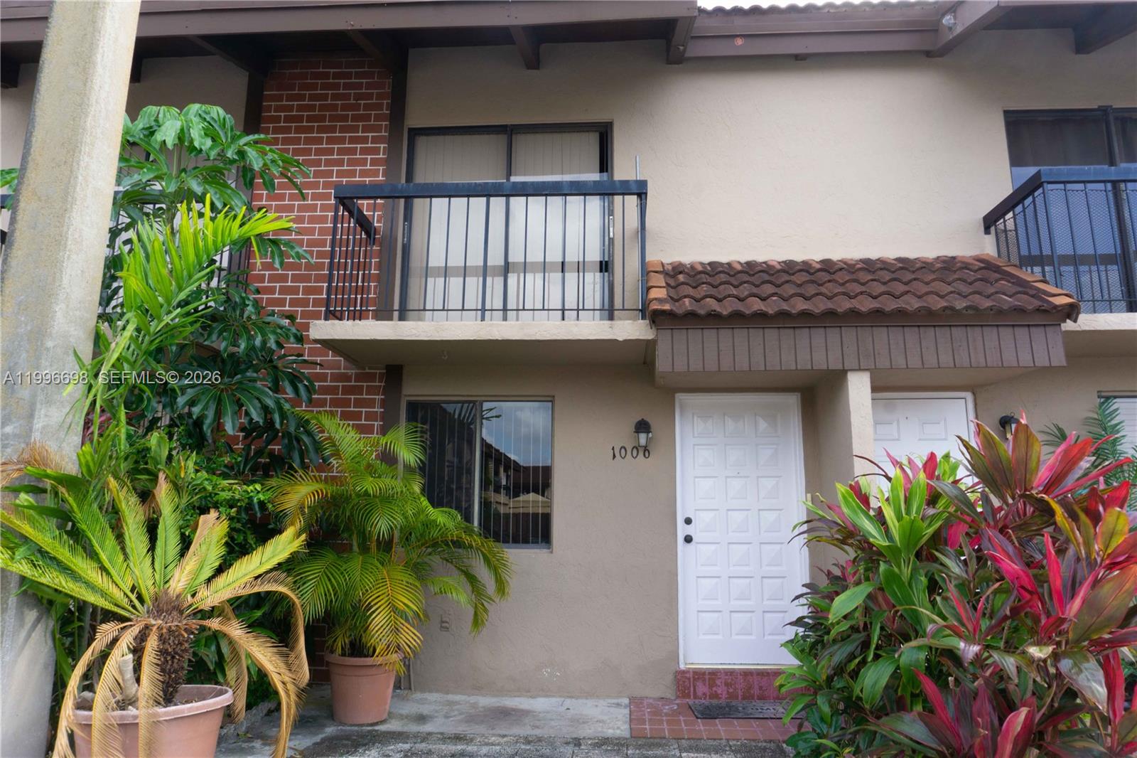 1911 SW 107th Ave #1006 Miami, FL 33165