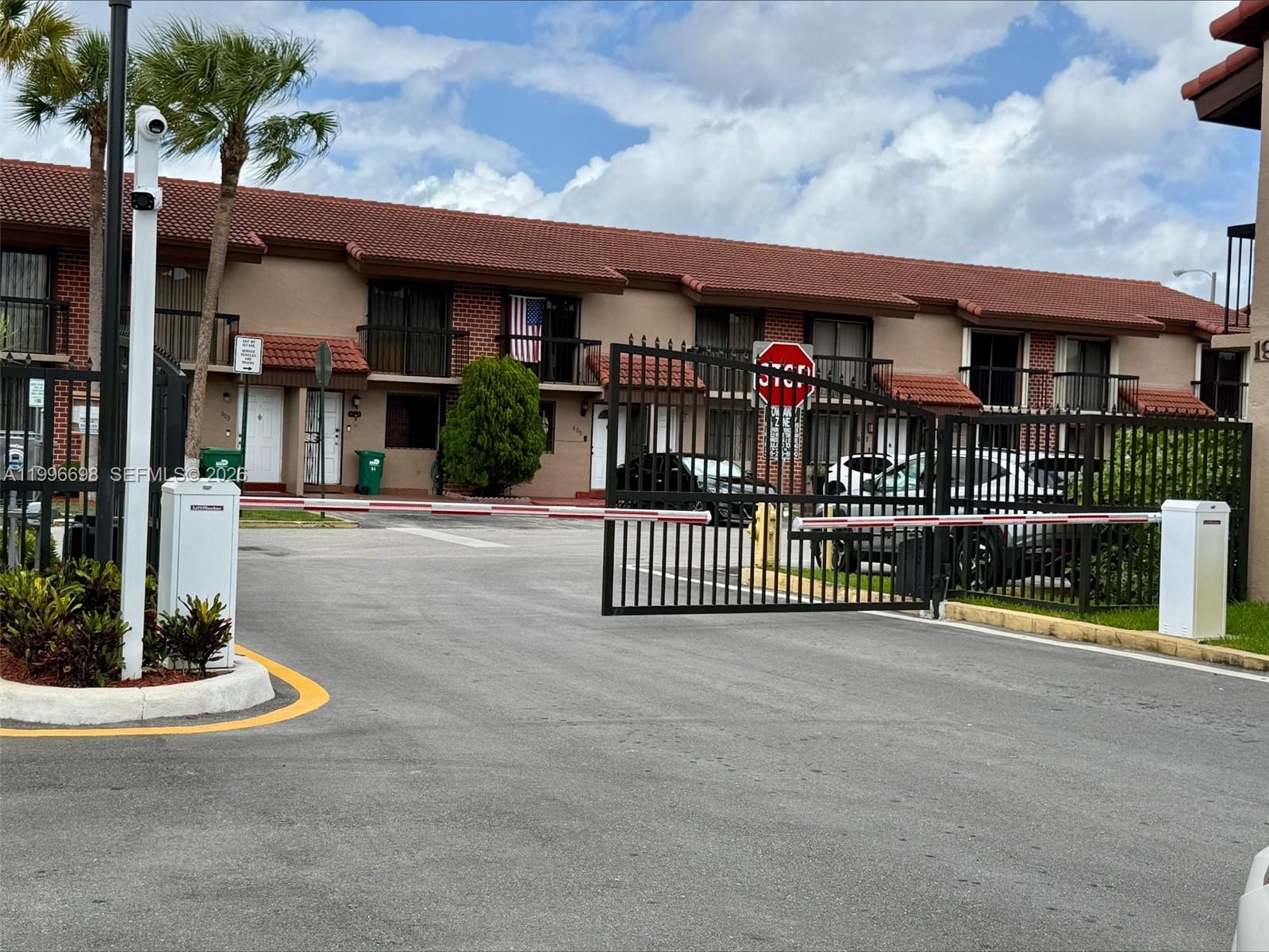 1911 SW 107th Ave #1006 Miami, FL 33165