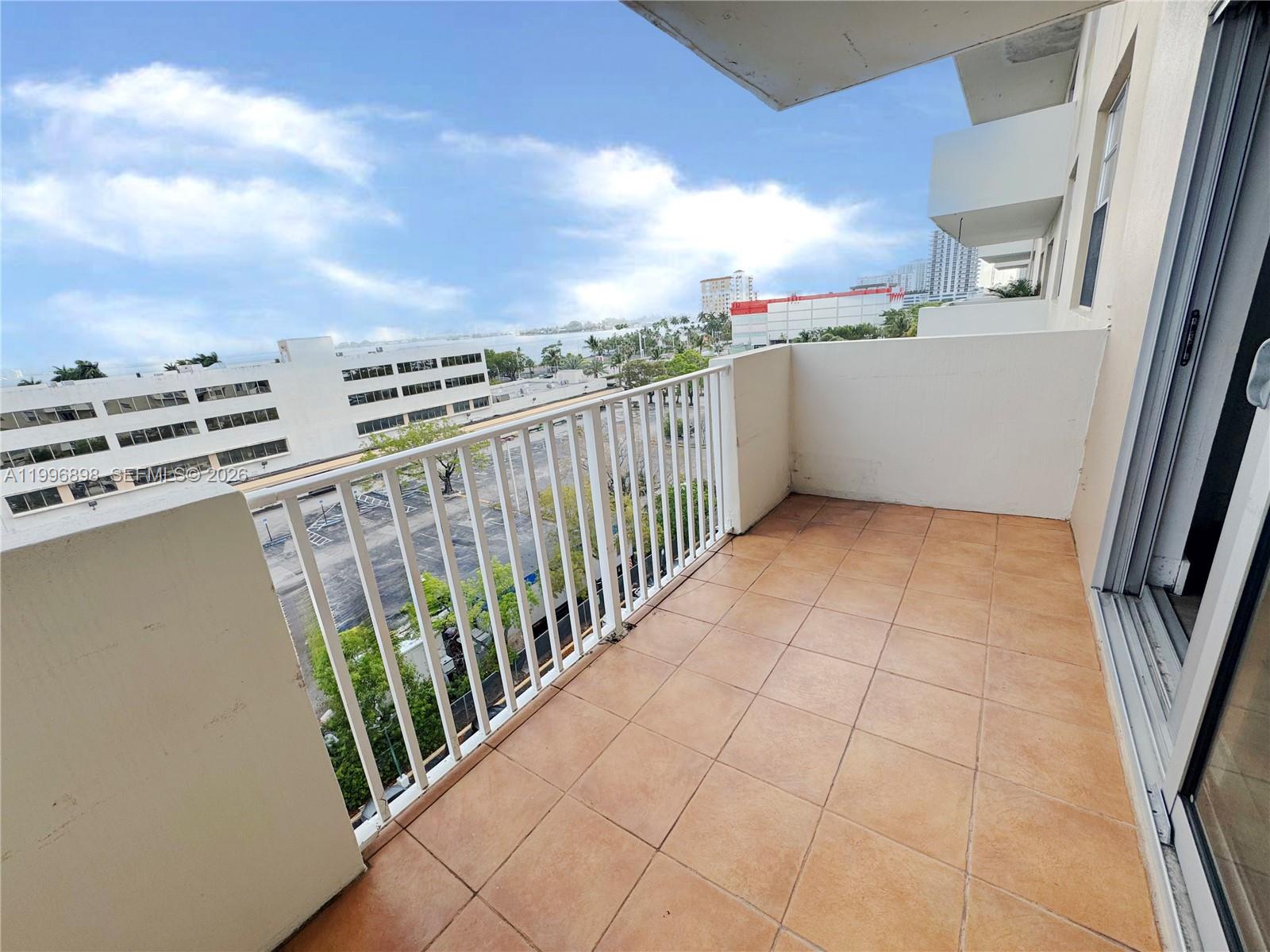 1455 N Treasure Dr #7B North Bay Village, FL 33141