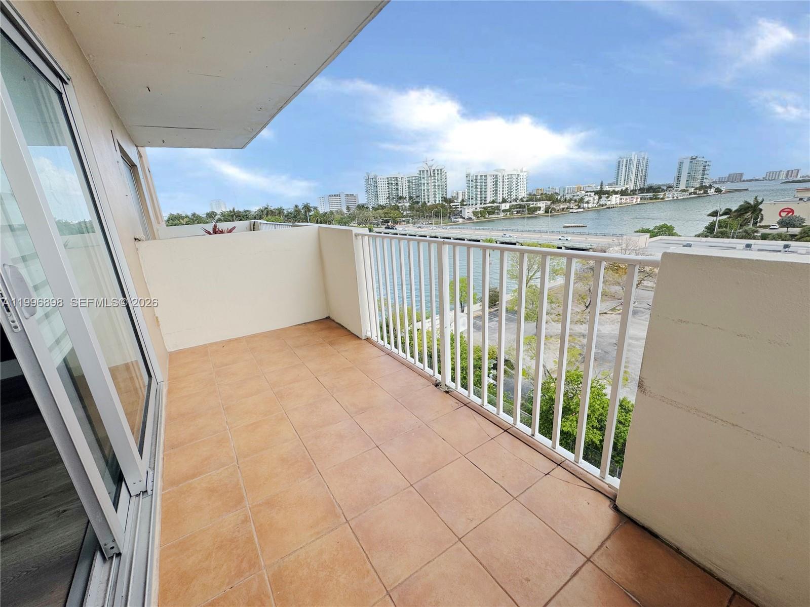 1455 N Treasure Dr #7B North Bay Village, FL 33141