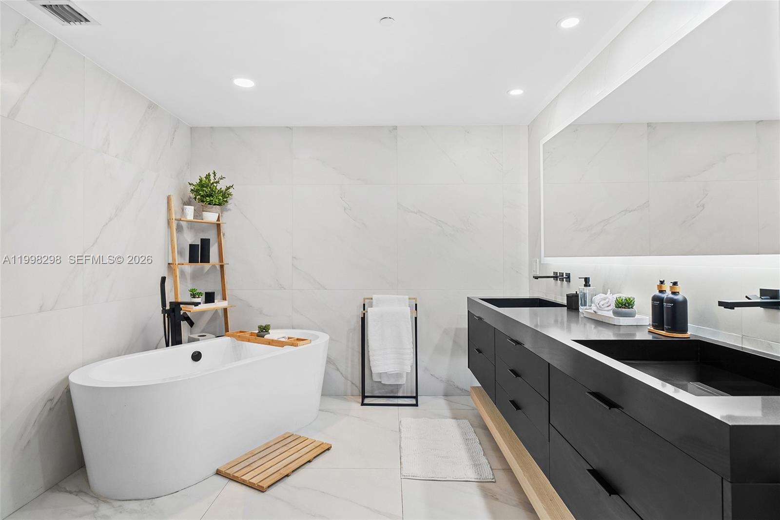 488 NE 18th St #715 Miami, FL 33132