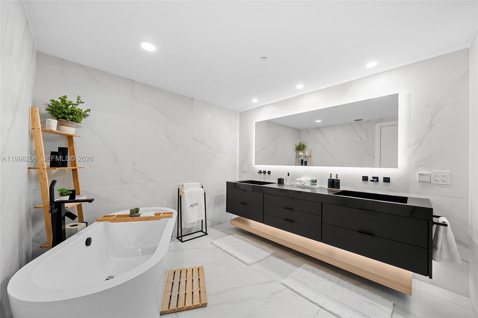 488 NE 18th St #715 Miami, FL 33132