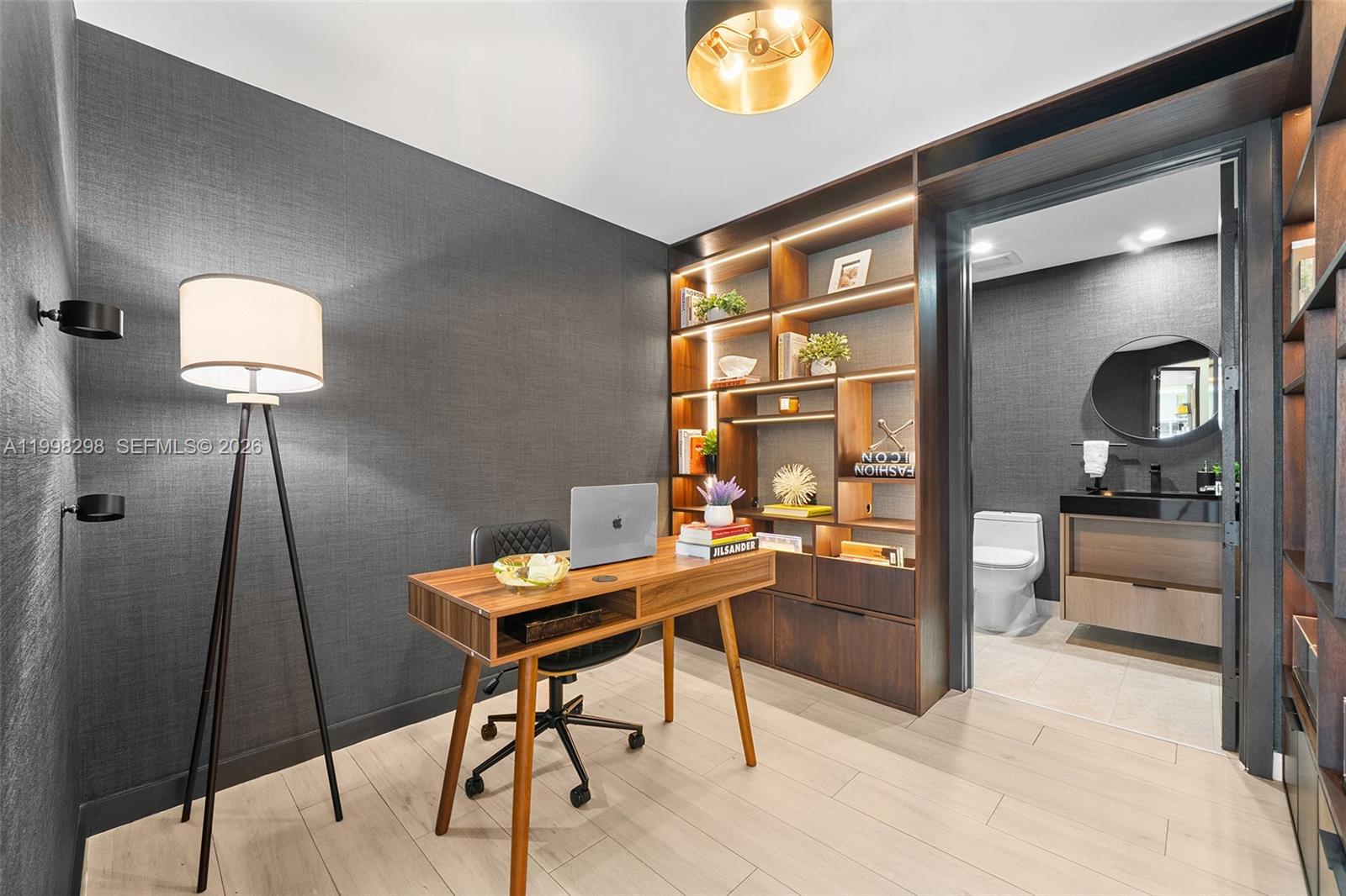 488 NE 18th St #715 Miami, FL 33132