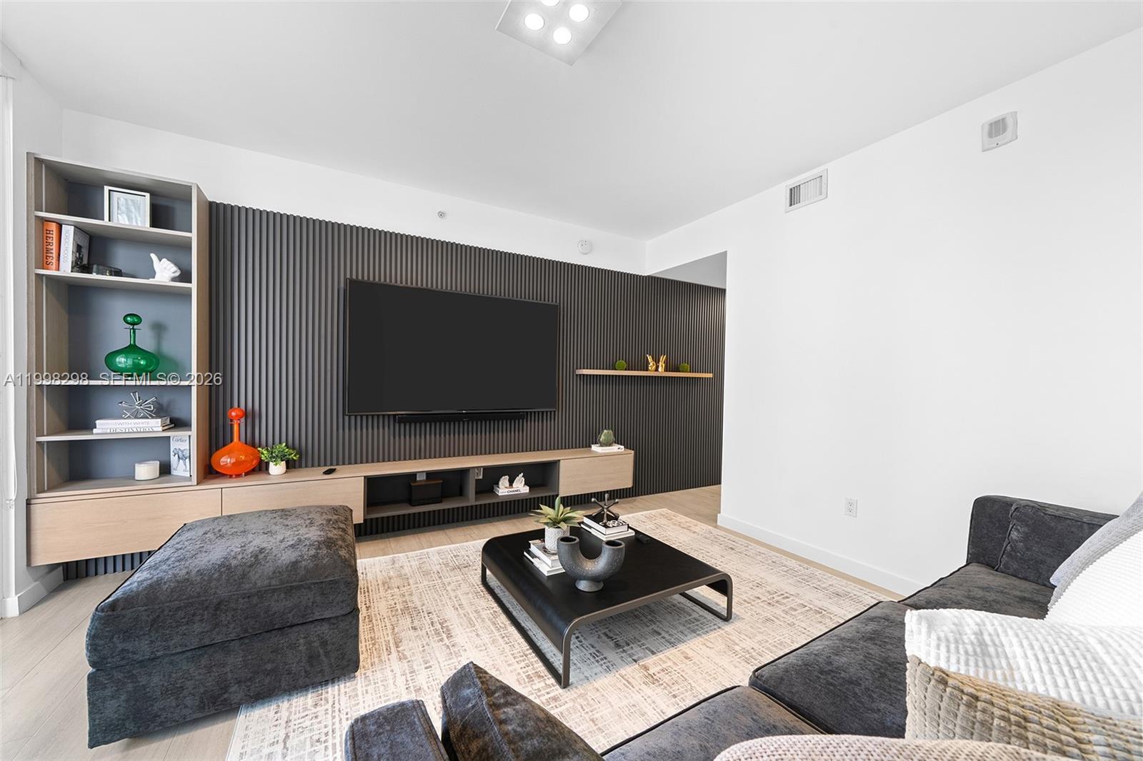 488 NE 18th St #715 Miami, FL 33132