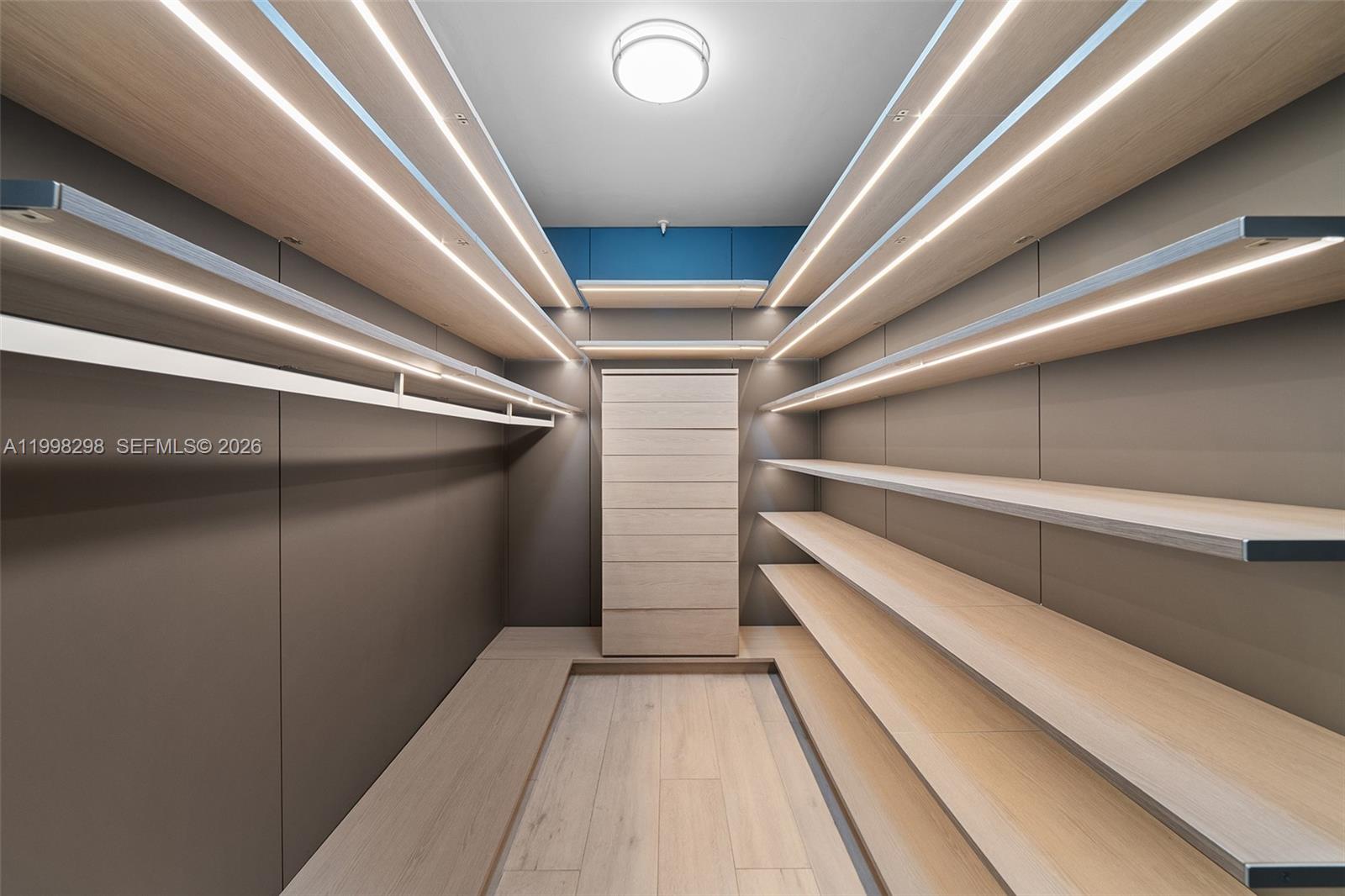 488 NE 18th St #715 Miami, FL 33132