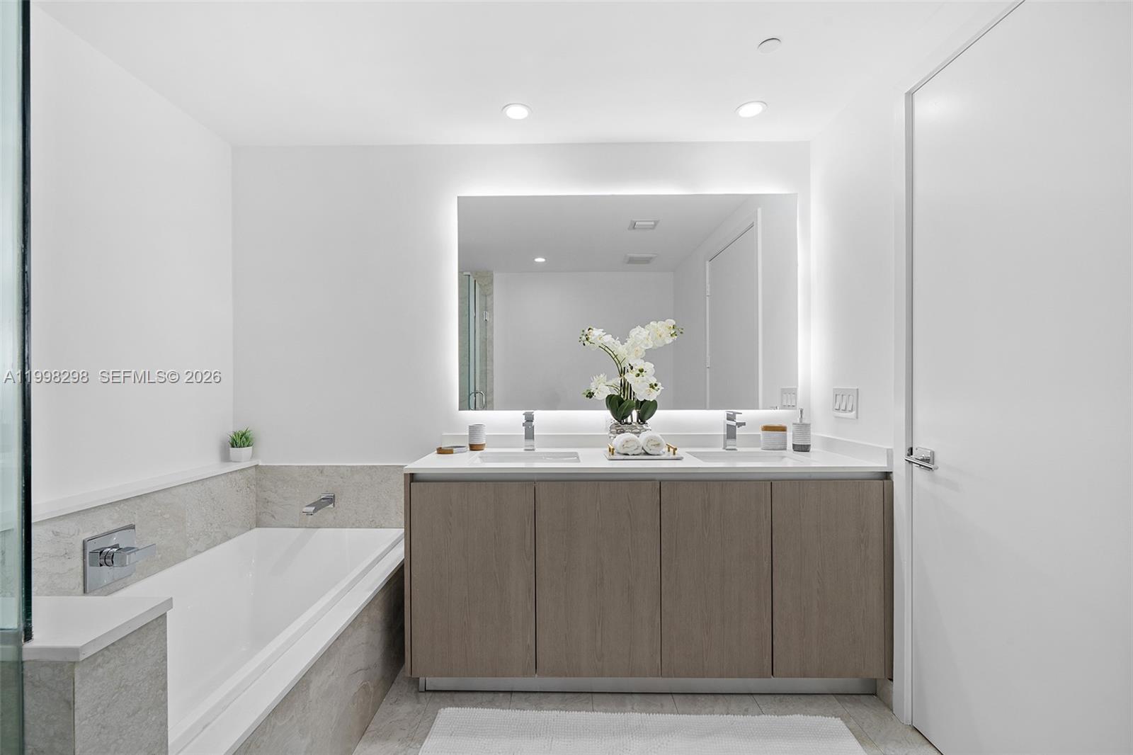 488 NE 18th St #715 Miami, FL 33132