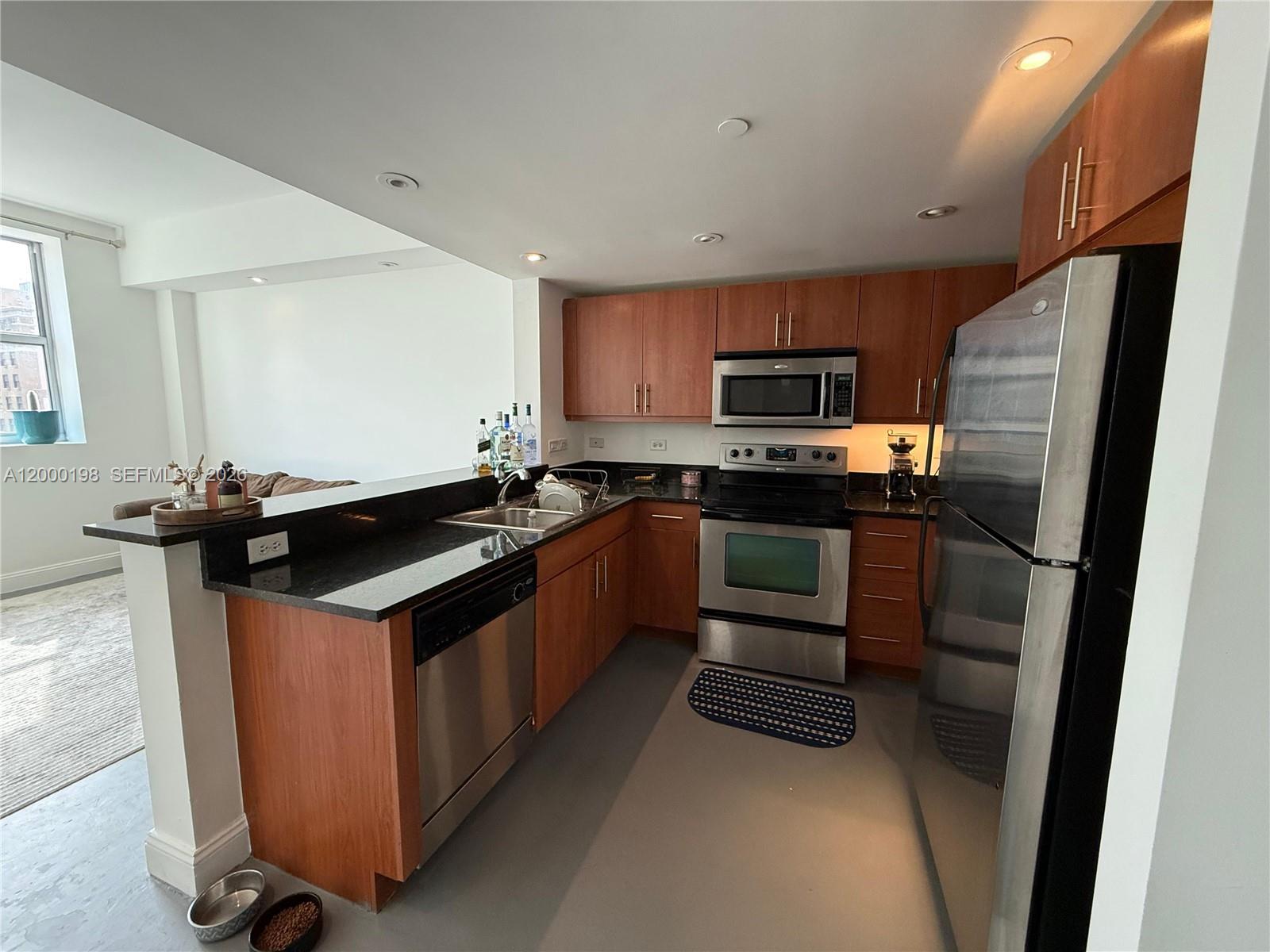 111 E Flagler St #707