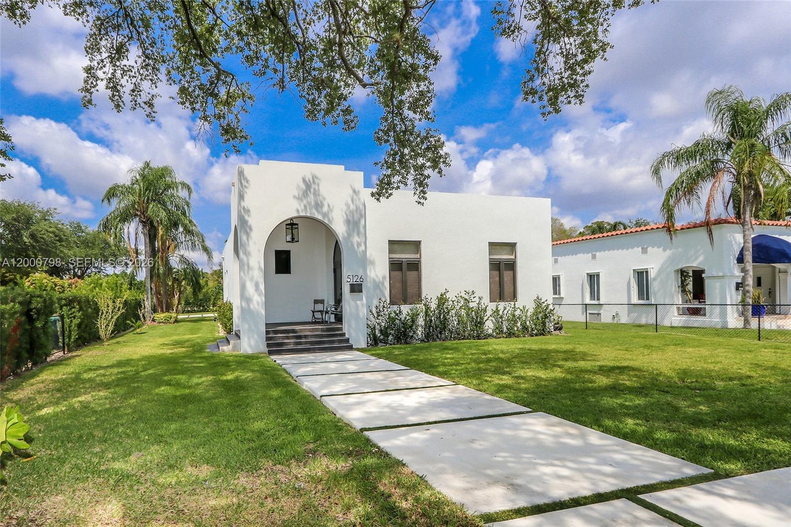 5126 SW 57th Ave