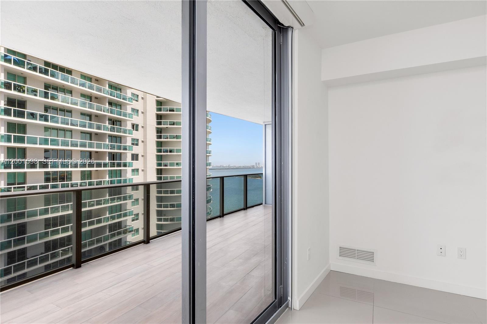 image Aria on the Bay20