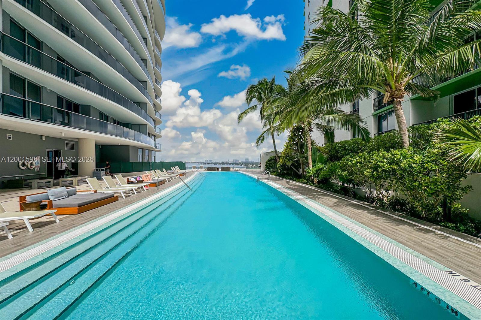 image Aria on the Bay43